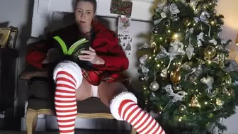 Short panty flash by the tree