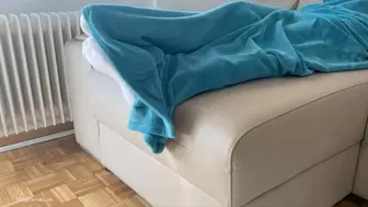 COZY COUCH COUZY OVERSIZED SOCKS - MP4 HD