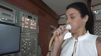 Sunshine Tests Her Blowing Pressure and Evaluates Some New Mouthpieces (MP4 - 1080p)