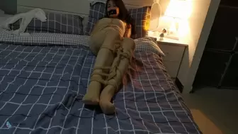 Sexy goddess tied to the bed(Chinese model Aike)
