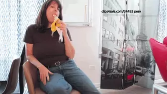 I LOVE EATING A BANANA IN NEW CALVIN'S BLUE JEANS