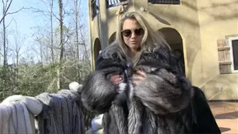 Stroke It To My New Fur Coat (WMV HD)