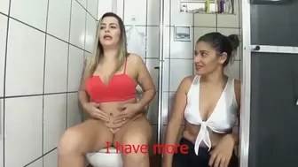 FARTING FOR YOUR FRIEND TO SMELL WHILE STAY WITH HER IN THE BATHROOM (ENGLISH SUBTITLES) PART 3 BY BIA MELLO AND JESSIKA HOT (CAM BY RENAN) FULL HD