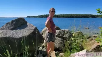 Peeing By The Ocean HD MP4