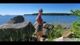 Peeing By The Ocean WMV