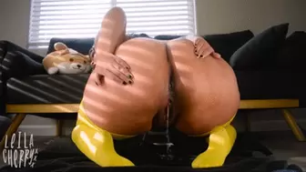 Big Ass Peeing In Stockings