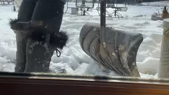 Size 11’s Shovel Foot Deep Snow in Sorels