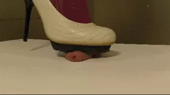 Smother the cock under feet (Part 1) HARD