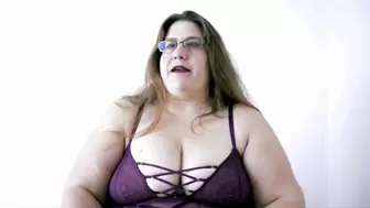 How BBW Foxy Rose gives a blowjob