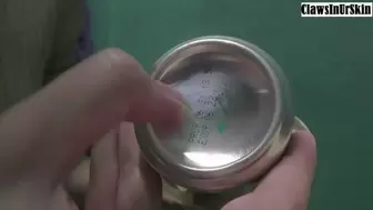 nails scratching an aluminum can