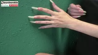 look, as i scratching wall with my long claws