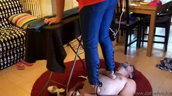 Cloe ironing (Ironing fetish)