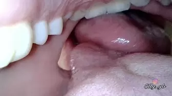 Reverse tongue kissing