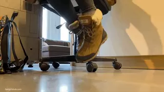 KIRA IS IN THE OFFICE IN HER ADIRONDACK UGG BOOTS AND FUNGUS FEET - MOV Mobile Version
