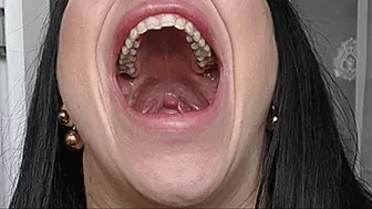 tongue twitching when yawning wm