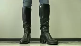 Toe tapping in black boots WMV FULL HD 1080p