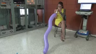 Maria Tries Out the Betallatex Spiral and Rattlesnake Balloons (MP4 - 1080p)