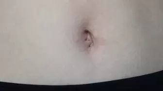 Aurora's Belly Button Performs CLOSE UP