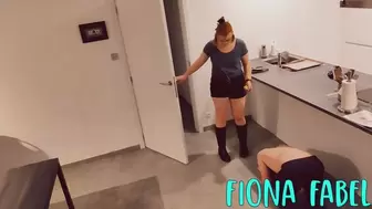The daily life of Mistress Fiona and her slave