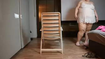 SSBBW breaks plastic chair!