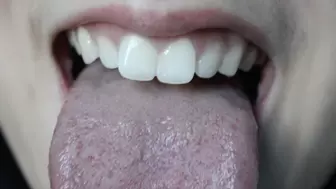 Aurora's Wet Tongue CLOSE UP
