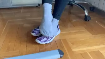 STINKY OFFICE SHOES - MP4 Mobile Version