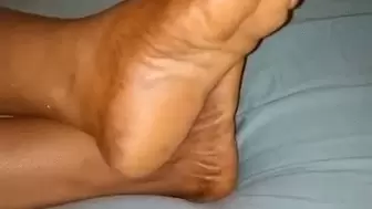 Ruthless Crosses Wrinkled Soles at Ankles
