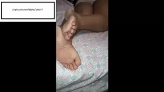Delicious Dry Feet Rubbing on Sheets