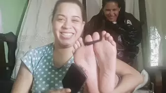 inys has infectious laughter and ticklish feet