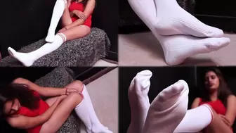 Angela's big feet in knee soccer socks MP4 + EXTRA MINUTES