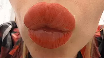 COMPRESSED PLUMP RED LIPS!MP4