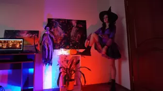 Horny Witch Gets her Halloween Gift