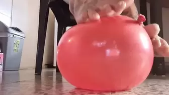 Barefoot Milf with long toenails Red Balloon POP SloMo CloaeUp PoPing cam 720p