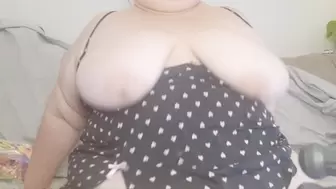 BBW PLAYS WITH BIG BOOBS THEN CUMS HARD WITH YOU