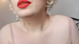 M - Marilyn makeup