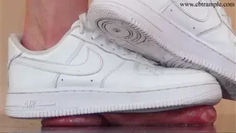 Ball Squeezing Climax under Nike AirForce 1 with Sara Alfaros (HD)