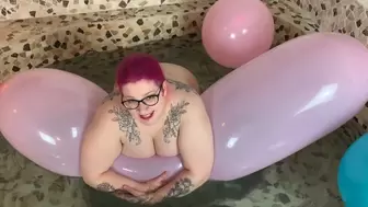 Balloons in the hot tub: riding and playing, non pop