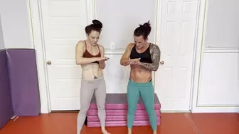 Tapered Physique goes up against Veve Lane to see who has stronger abs
