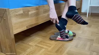 KIRA FINDS A HOLE IN HER SOCK - MP4 Mobile Version