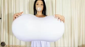 Big Bubbles give Karla massive curves - 1080p HD