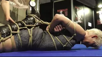 1 on 1 Bondage Escape Challenge from BoundCon on Tour in Munich - The one and only Real Escape Challenge - Lena King next Challenge - Full Clip mp4