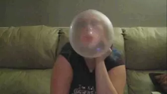 Bubblegum Chewing & Bubble Blowing Fetish