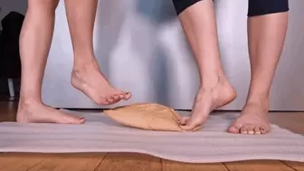 Girls Crush Bread Barefoot 4K