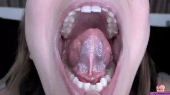 Ayla Aysel's Hot Wet Mouth Tour 4k