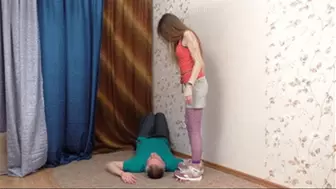 Amateur domination video of girl trampling man, vf1917x 1080p