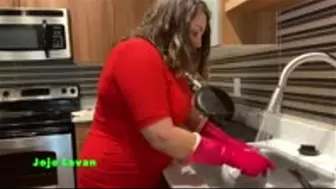 Burping while doing dishes - mp4