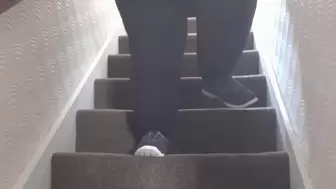 SSBBW STRUGGLES WITH STAIRS HEAVY BREATHING