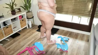 SSBBW lazy stuffing, weighing and two plastic chair break!