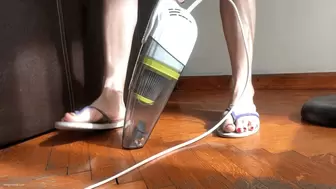 UNAWARE GIANTESS ACCIDENTALLY VACUUMS AND CRUSHED TINIES - MP4 HD
