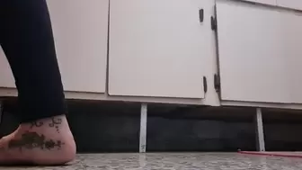 Barefoot Dirty Feet Sexy Soles milf cooking in her kitchen